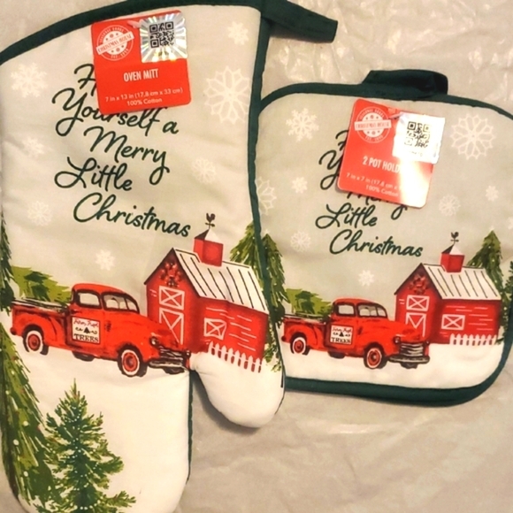 Christmas Oven Mitt and Pot Holder Set - Picture 1 of 4